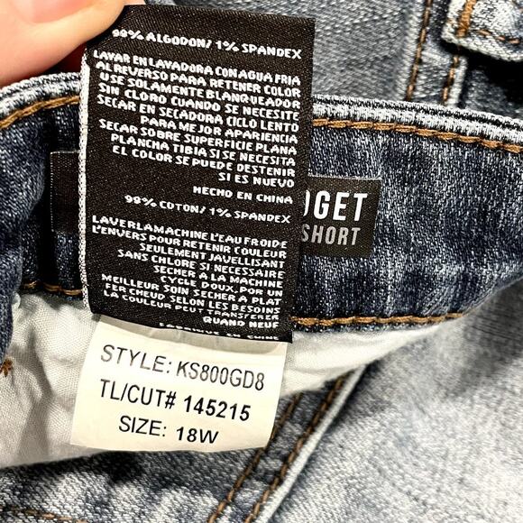 Kut from the Kloth Plus Size 18W Shorts Gidget Fray High Waist Medium Wash - Picture 5 of 15